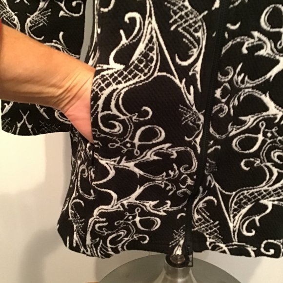 Tonia Debillis Roxie Jacket Logo Damask in Black and Ivory  Size M - Picture 10 of 12